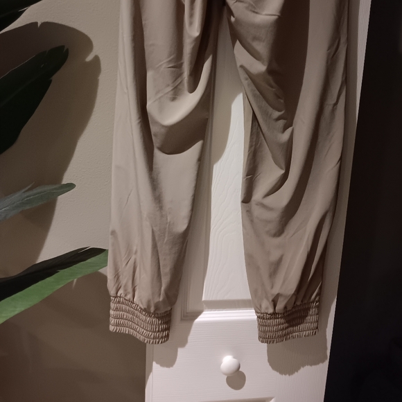 Athleta jogger pants - Picture 6 of 8